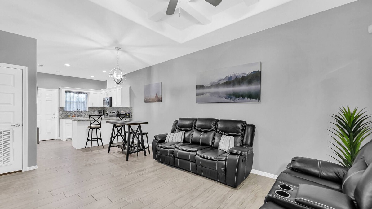 Weslaco Condo | Lux 2-bedroom condo with basics WiFi in charming Weslaco