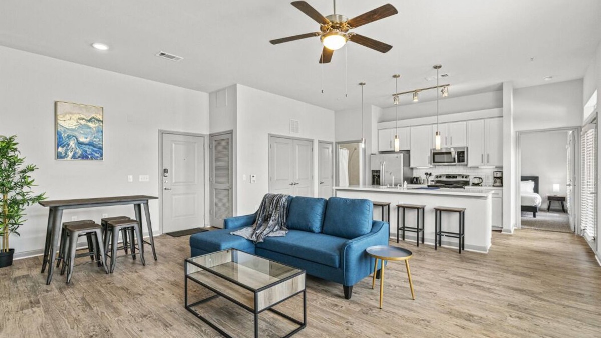 Montopolis Apartment | LUX 2B2B w/Pool & Parking near the Heart of Austin