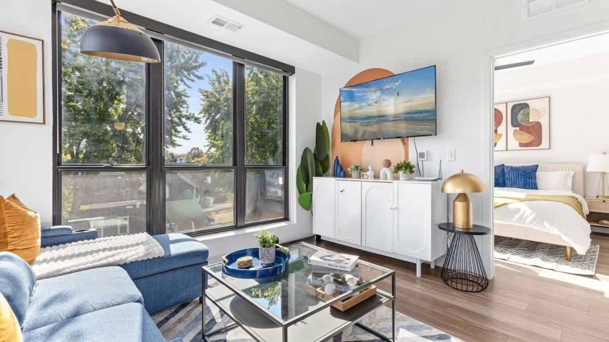 St. Anthony West Apartment | Lux 2BD, Sofa Bed DT &UMN, GYM Free Street parking