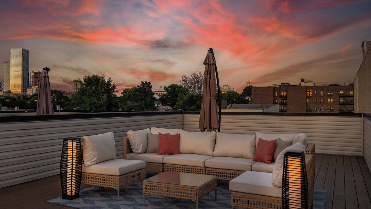 The Heights House | LUX 3BR 2Bath Gem with FREE Parking & Private Rooftop Minutes to NYC!