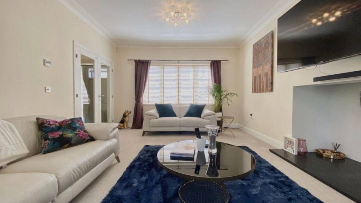 Peterborough House | Lux 6 Bed Peterborough Serviced Accommodation | Solari Living