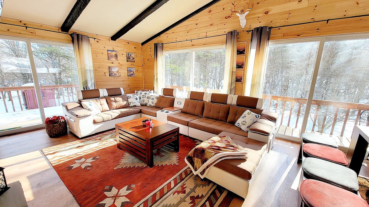 Long Pond Cabin | Lux cozy Log Mountain Cabin/lake views