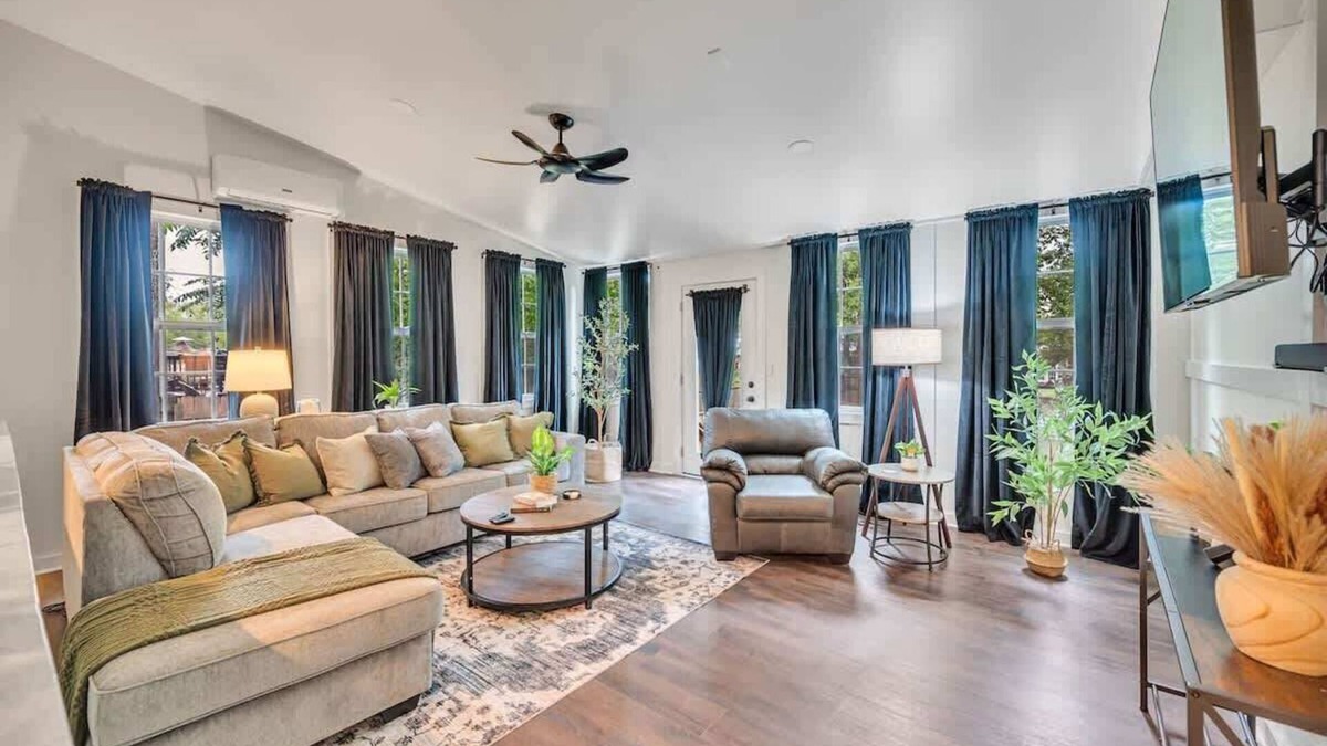 East Hill House | Lux East Nash Home Walk to Honkytonk/Bars!