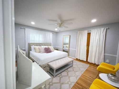 Colesville House | Lux Family Xcape with HotTub Fireplace Deck BBQ