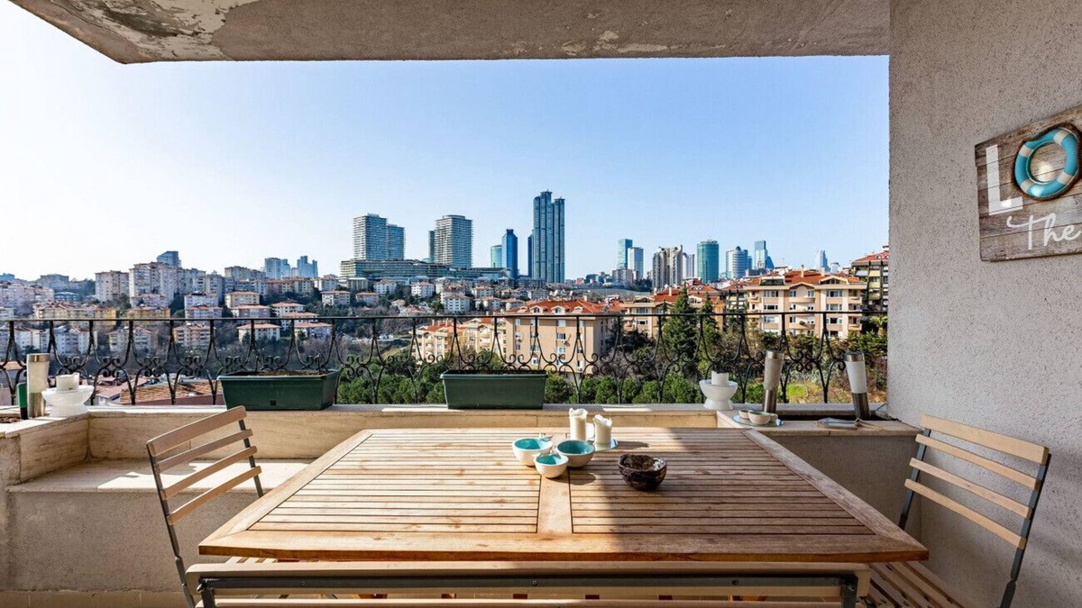 Besiktas Apartment | Lux Flat w Balcony in Besiktas, 5 min to Zorlu