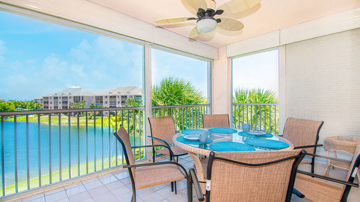 Jupiter Bay Condo | Lux Jupiter Bay condo w Fab Sunrise Lake Views close to beach