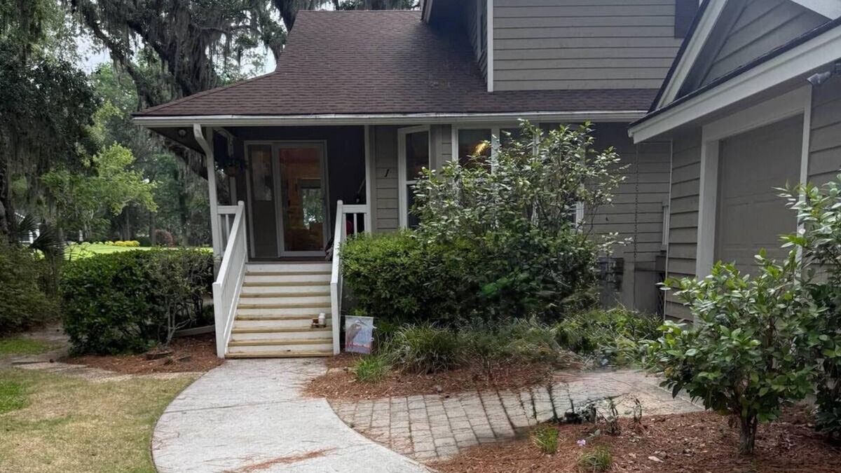 Okatie House | Lux King Bed, Free Daily Golf, Heated/Cooled Pools, Free Bikes, Parris Is, Gated