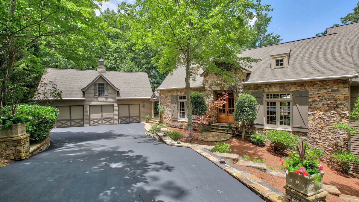 Big Canoe House | Lux Lake Front, 7Bd/7.5Ba, close to all amenities, well stocked, feels like home