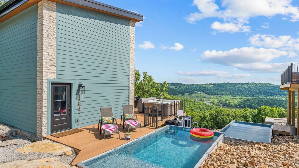 Omaha House | Lux Lakeview New-Build Branson w/Pool & Hot Tub