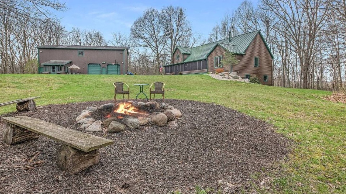 Lawrence Cabin | LUX LODGE Sleeps 20 Game Rm Bach Party Golf nearby Pontoon Rental Kayaks