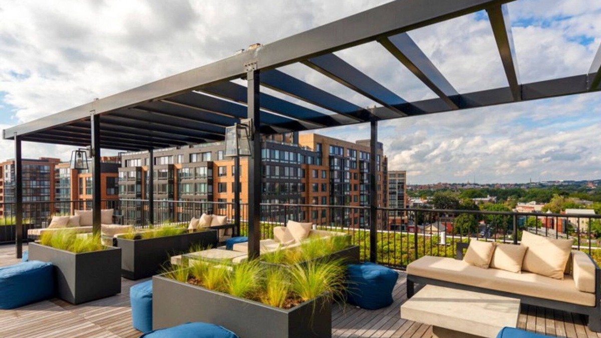 Mount Vernon Triangle Apartment | Lux Mount Vernon 1BR w/Gym, Rooftop, W/D, walk to Metro, by Blueground
