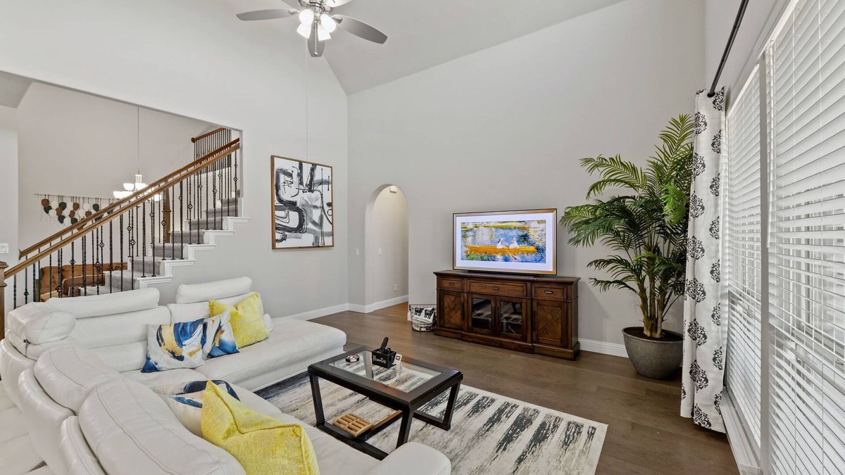 Wylie House | Lux New 5 BR - 135" Theater - Game Rm - Sleeps 14
