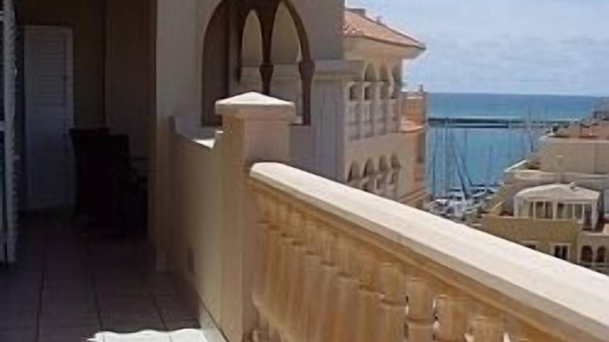 Almerimar Apartment | LUX PENTHOUSE,SPACIOUS,ALL DAY SUN ☀️VIEWS TO SEA🏄🏿GOLF🏌MARINA⛵️SAT TV, WIFI