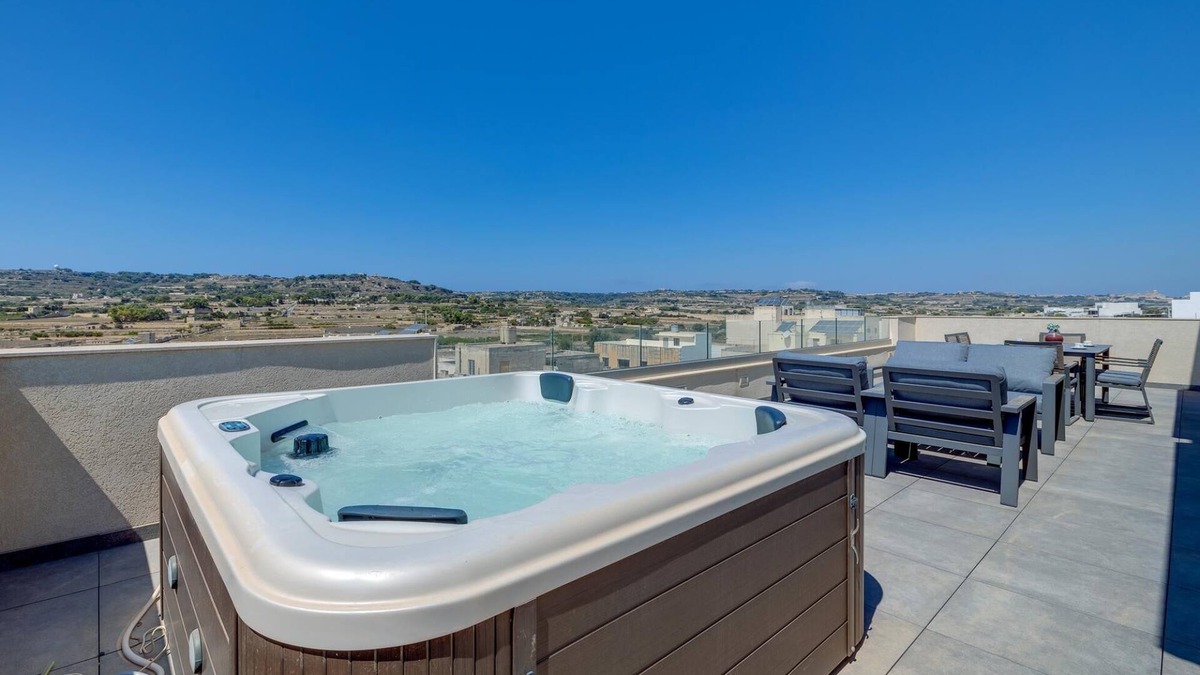Siggiewi Apartment | Lux Penthouse Valley Views, Hot Tub in Siggiewi