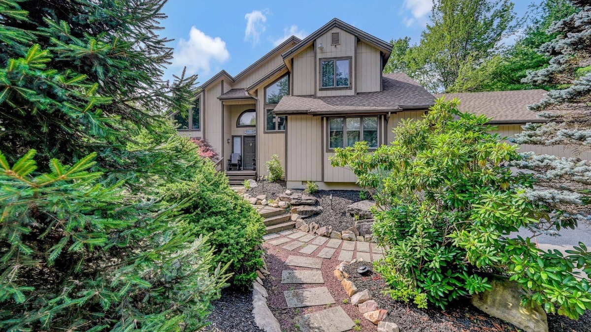 Pocono Pines House | Lux Pocono: 3.7-acre Serene Escape w/Hot Tub, Sauna, Game & Premium Amenities