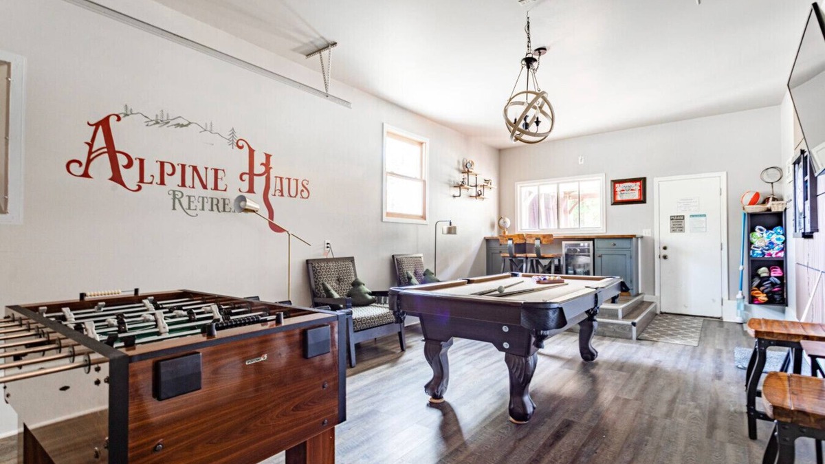 East Stroudsburg Apartment | LUX Pocono | Hot Tub | Games | Pets | Fire Pit