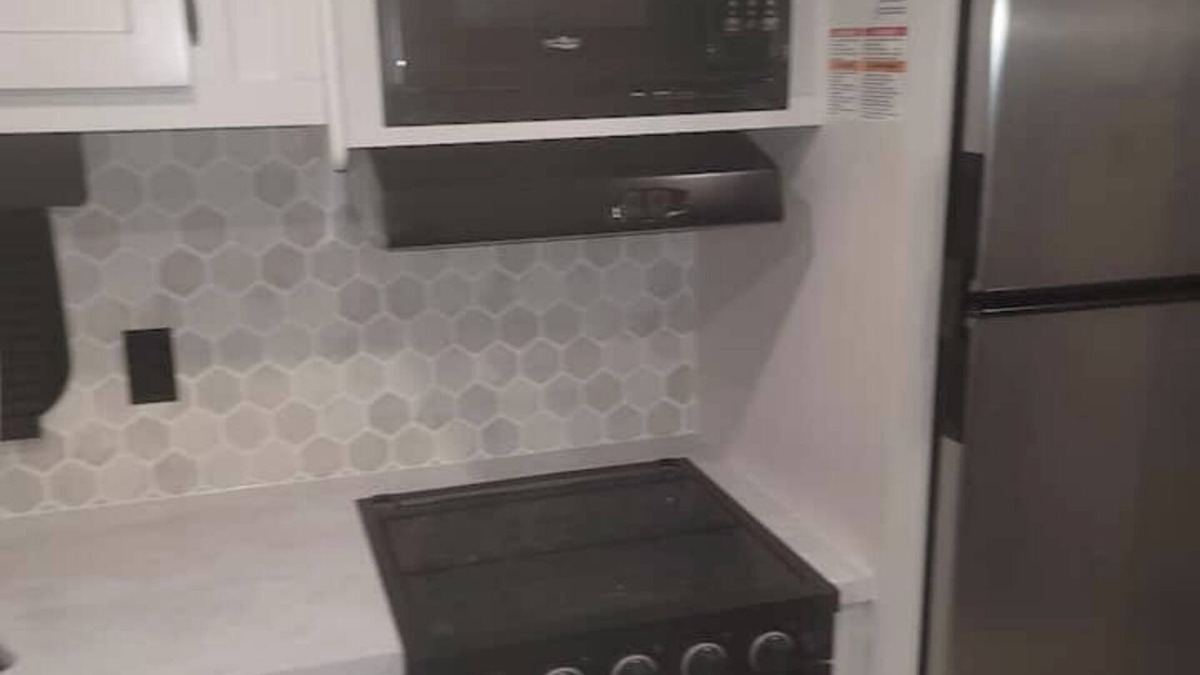 Uniondale House | LUX Rental
