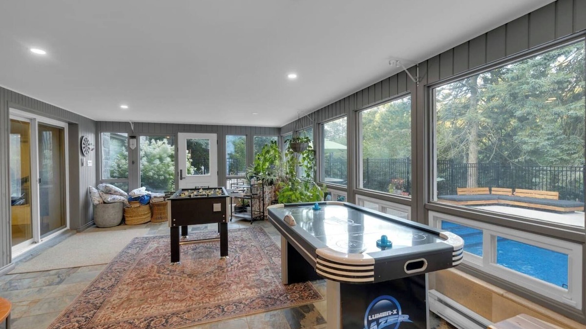 Halton Regional Municipality House | LUX Retreat: Slps14+HotTub+Pool+Games+Yoga+MORE