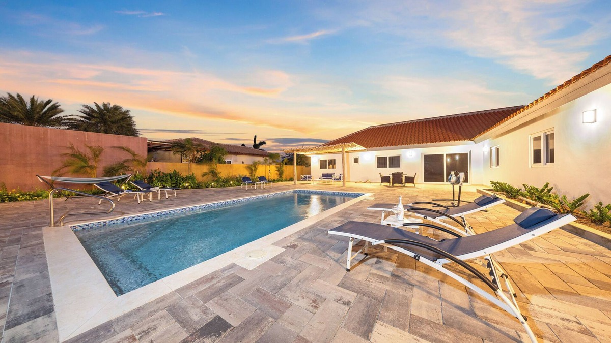 Boroncana House | Lux Saliña Cerca | Pool Near Ritz by Lucha