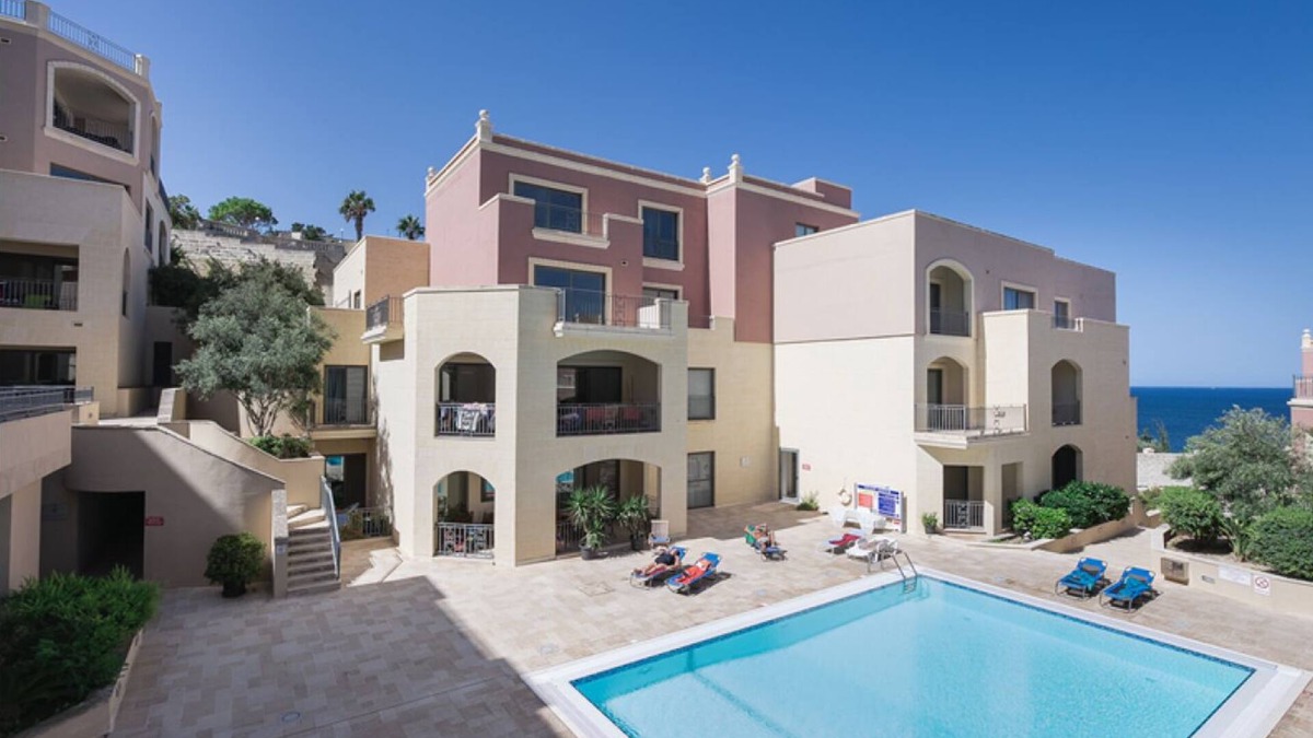 Għadira Apartment | Lux Seaview Pool-Hosted by Sweetstay