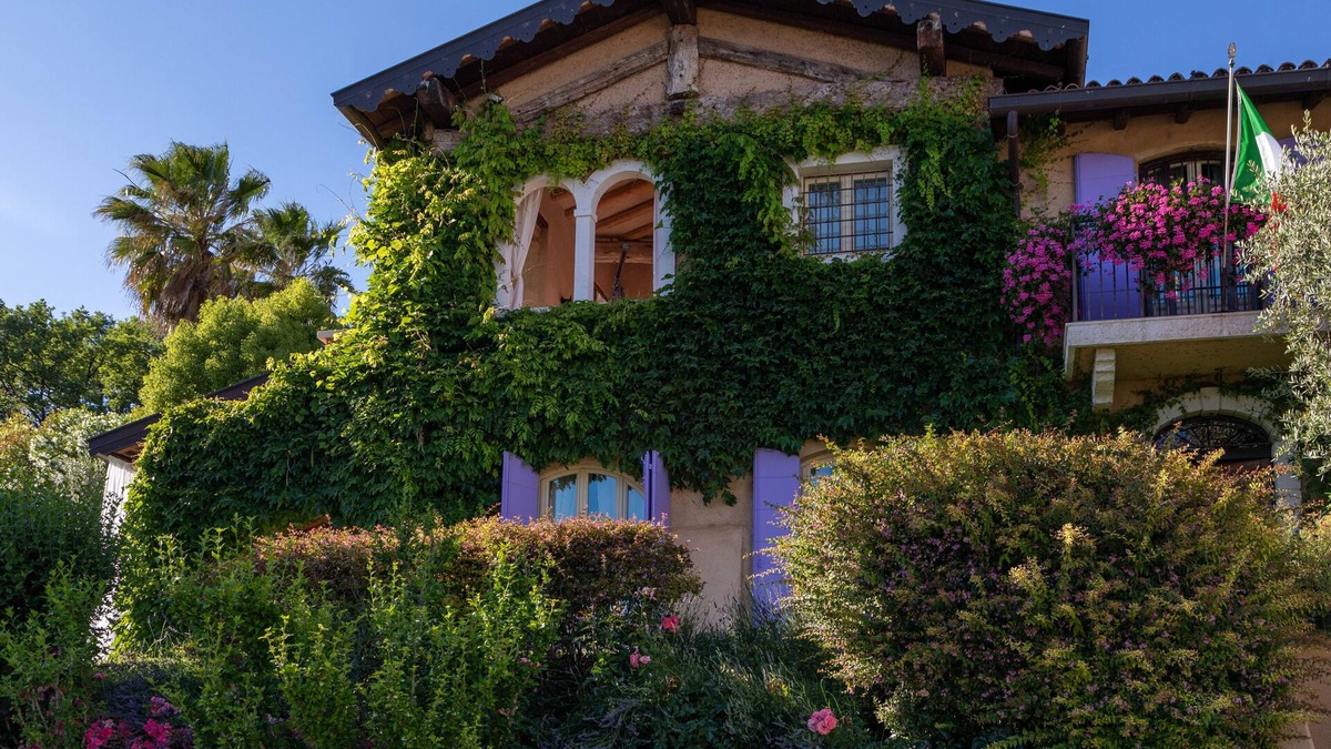 San Felice del Benaco Villa | Lux Villa,Served Gourmet Breakfast,Butler, housekeeper,Pool,Gym,Sauna,Lake-view