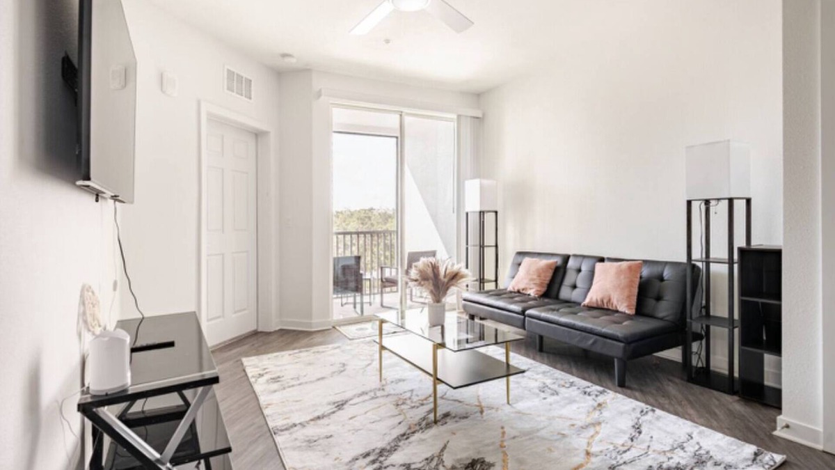 Temple Terrace Apartment | Luxary 1BR w/Resort Pool, Gym+