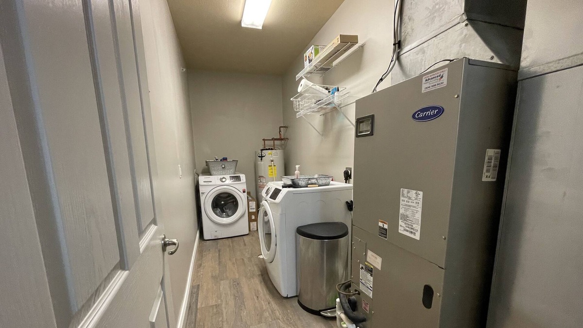Morgantown Condo | luxary condo near include 3 bd 3 bathroom and fire place