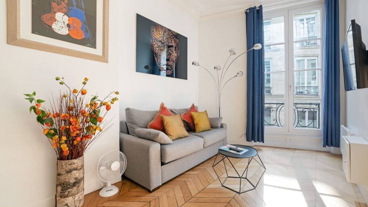 Palais-Royal Apartment | Luxe 1-BR Gem Steps from the Louvre & Opera