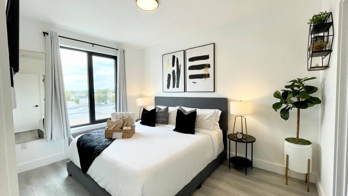 Elizabeth Apartment | Luxe 1 BR KING Apt - near NYC, EWR, Prudential, NJPAC, American Dream, MetLife
