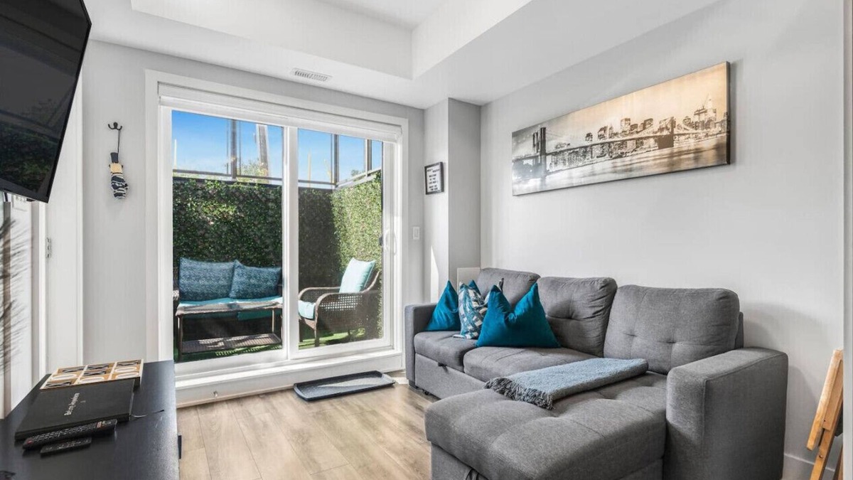 Niagara Falls Apartment | Luxe 1BR Condo Suite| 4 Mins to the Falls/Casino