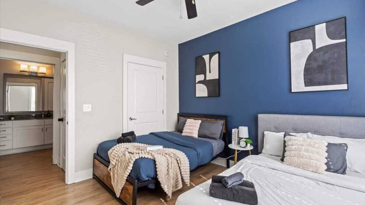 Charlotte Apartment | Luxe 1BR Suite Waverly Charlotte