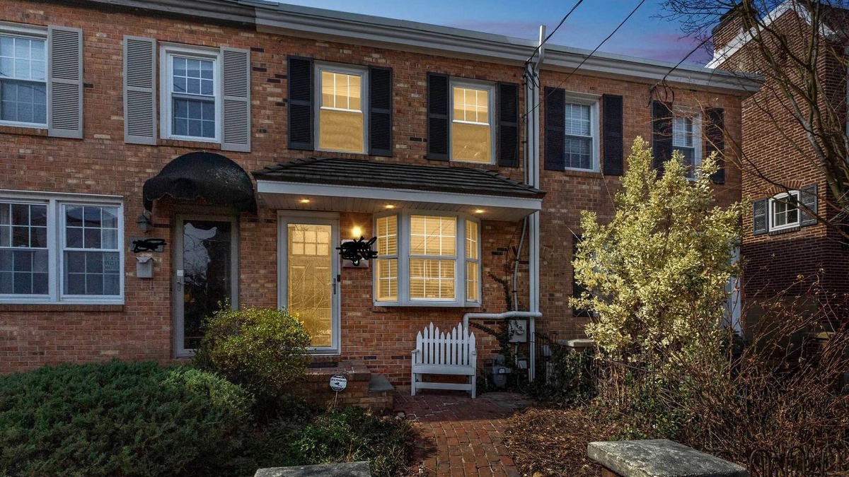 Wilmington House | Luxe 3 BR Townhome near Trolly Square Wilmington