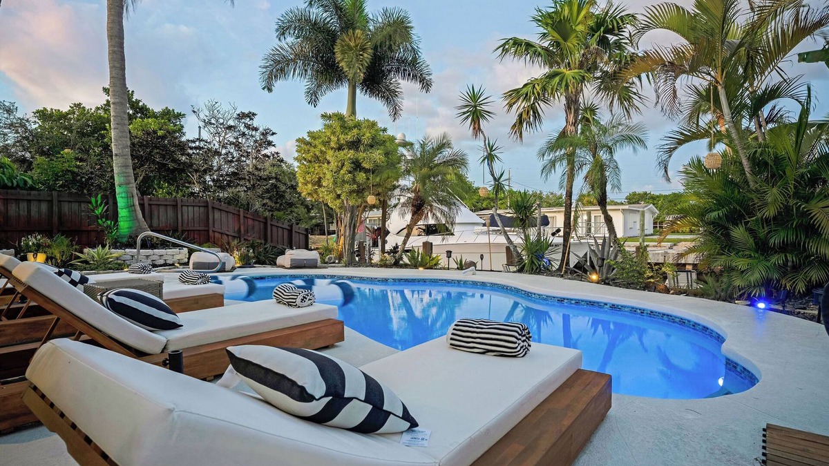 Lauderdale Isles House | Luxe 3BR/3BA Waterfront Retreat Heated Pool Oasis