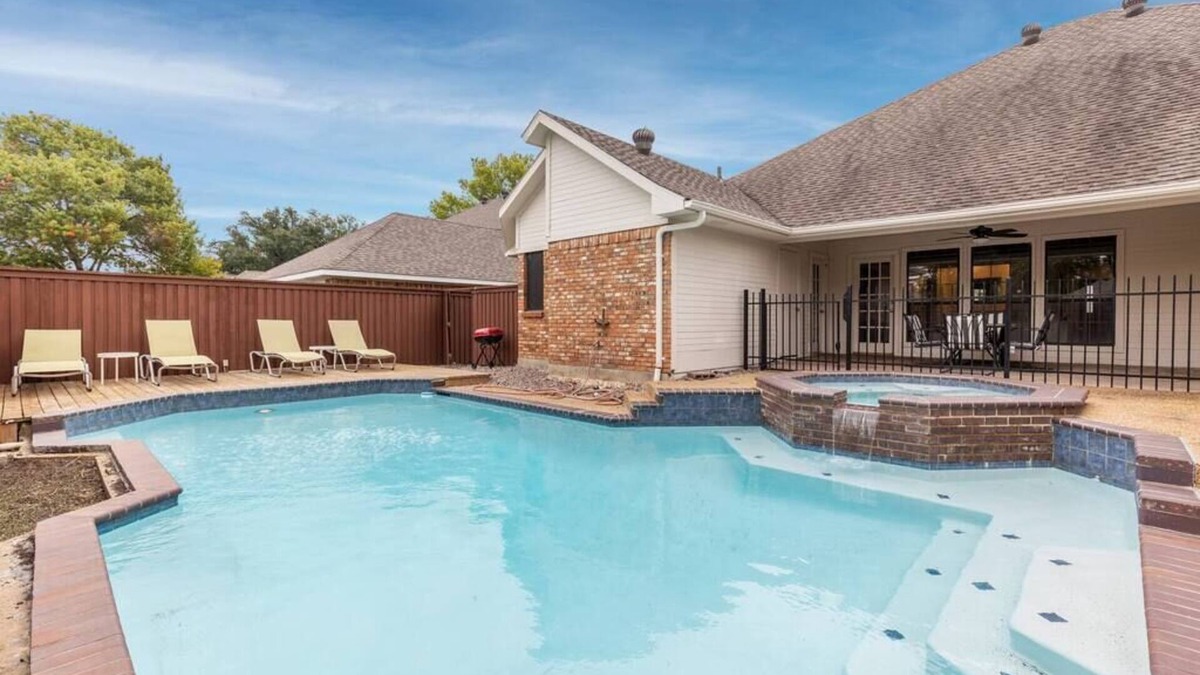 Carriage Hill House | LUXE 4/3 Home w/Pool & Hot Tub