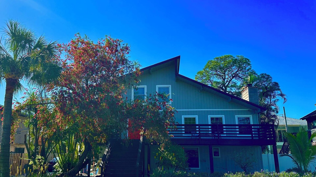 Shore Acres House | Luxe 4BR 2.5B Treetop Beach Escape Sleeps 10 Near #1 Beaches & Downtown St. Pete