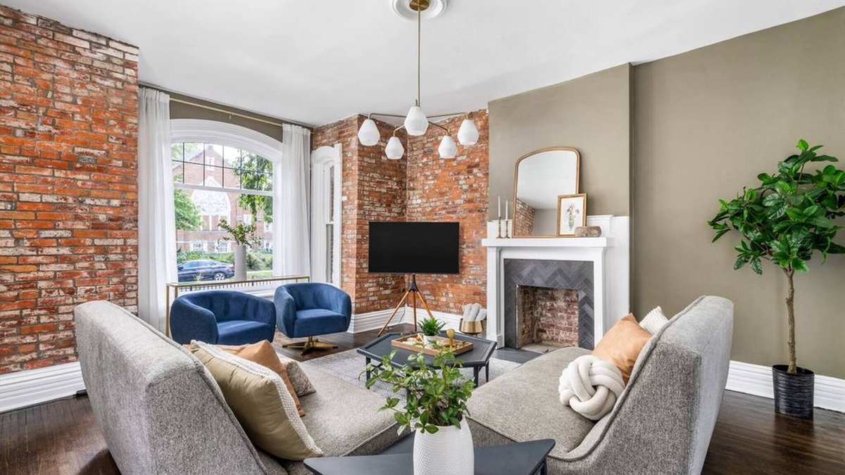 Italian Village House | Luxe 4BR w/Chef Kitchen | Walk to OSU + Downtown