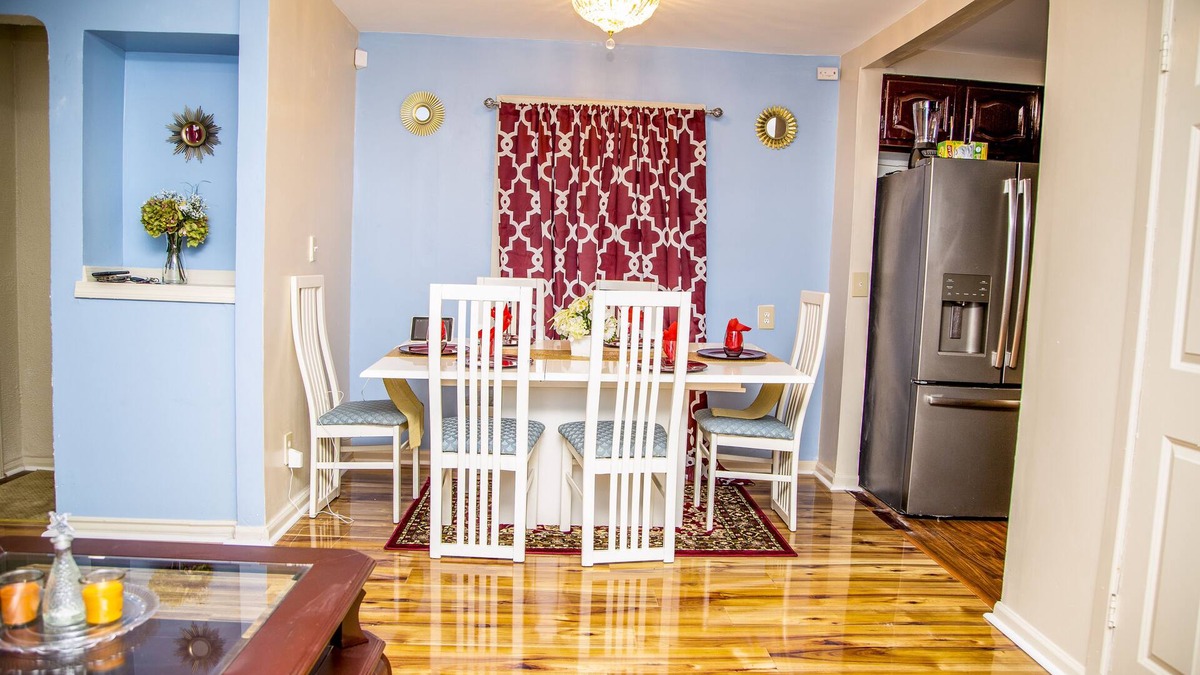 Detroit House | Luxe 7 bdr 4 Fullbath with Jacuzzi on West side Detroit