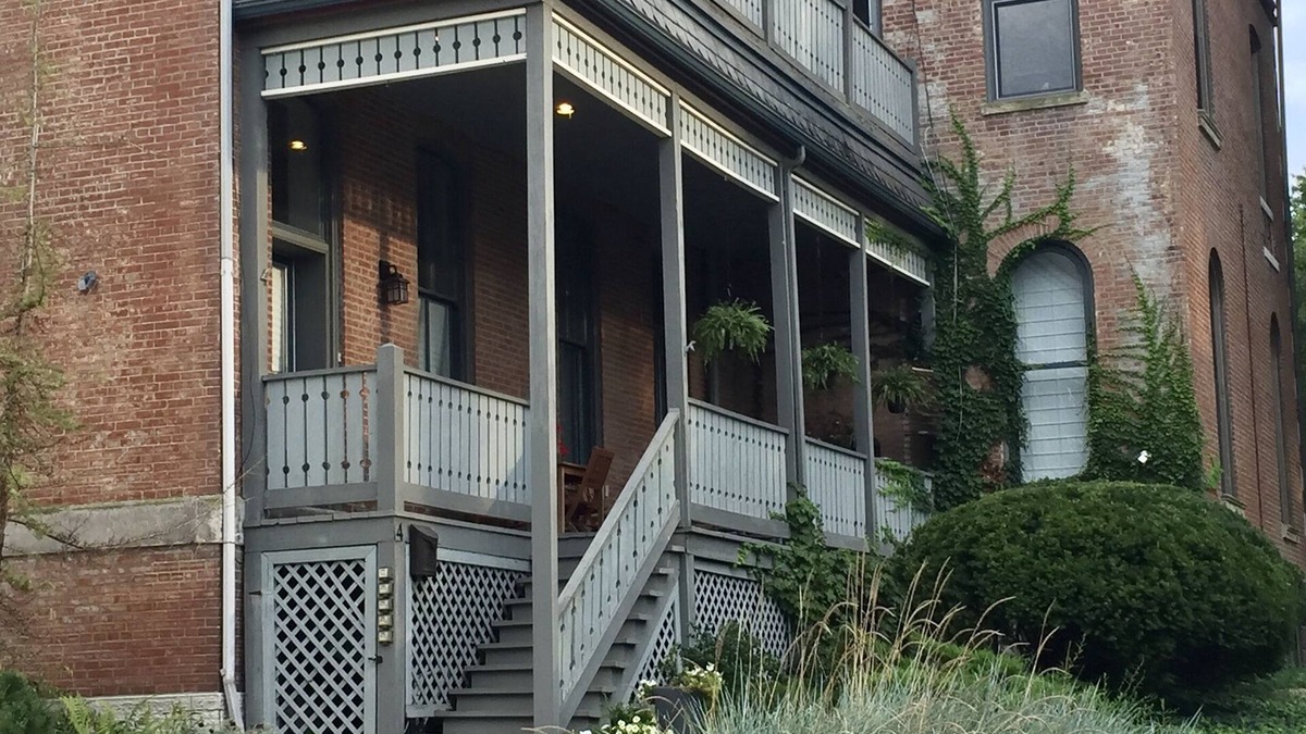 Lafayette Square Condo | Luxe Accommodations In Historic Lafayette Square