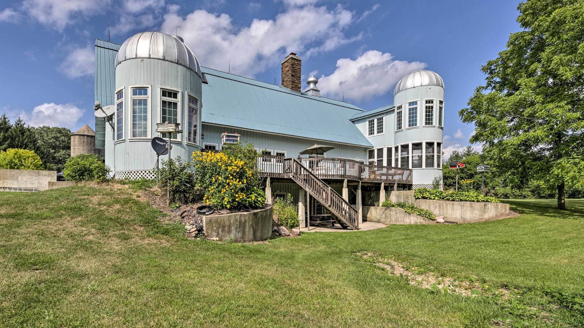 Zenda House | Luxe Barndominium w/Home Gym, Theater, & More!