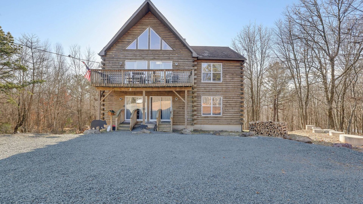 Briar Crest Woods Cabin | Luxe Cabin: Pvt Lake, Hot Tub, Fire Pit, BBQ