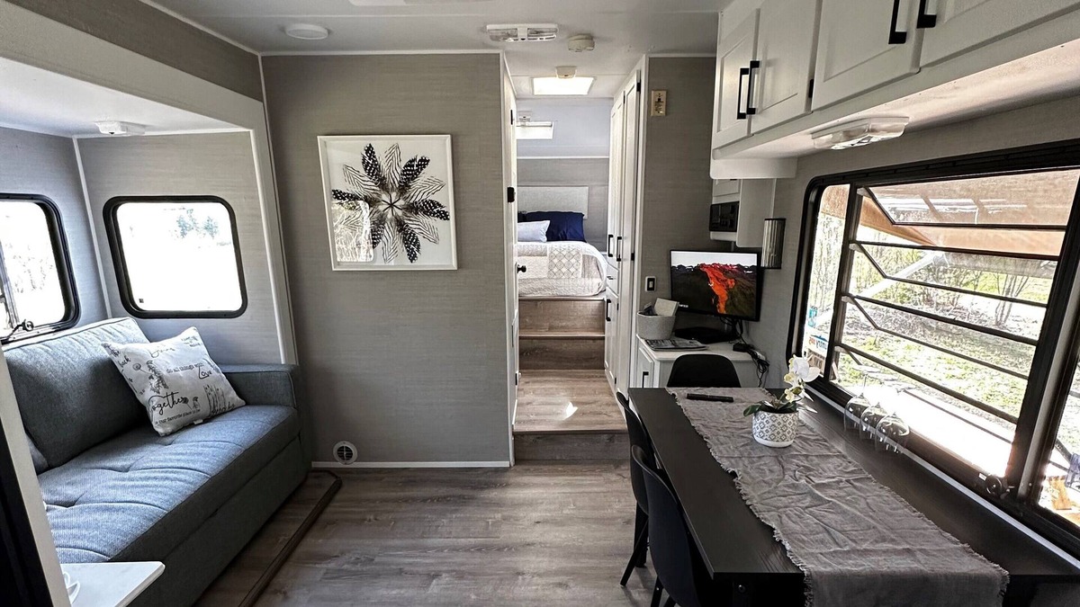 Armour RV Rental | Luxe camping on beautiful 50acre
