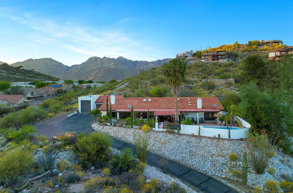 Rockcliff House | Luxe Catalina Foothills Hideaway with Private Pool