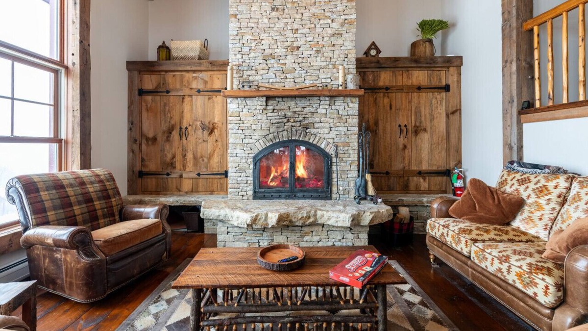 Central Vermont- Killington Apartment | Luxe Chalet - Ski On/Off, Hot Tub, Pool, Views