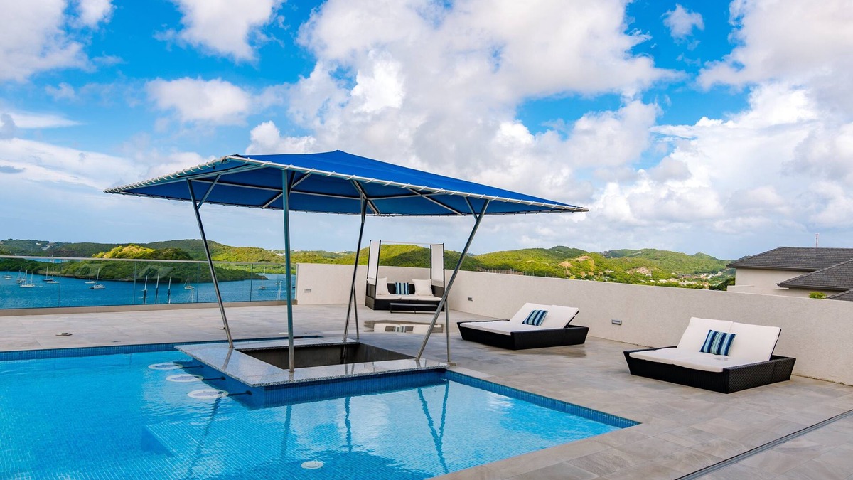 Calivigny Condo | Luxe Condo, Ocean Views and pool