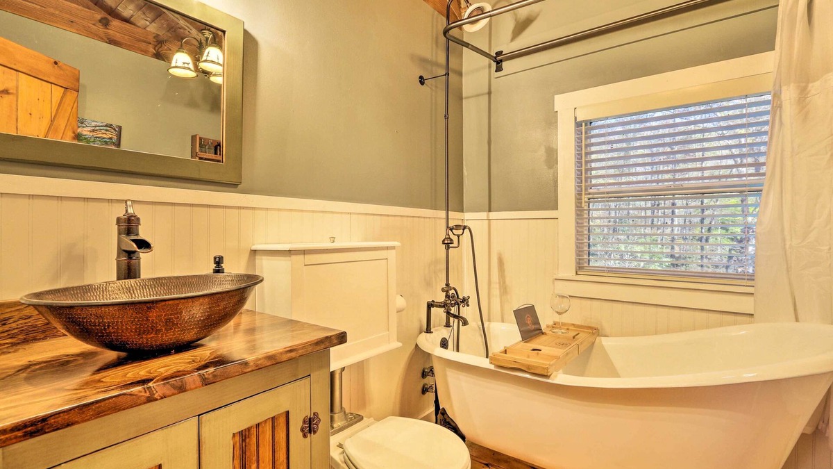 Logan Cottage | Luxe Dog-friendly Cabin w/Hot Tub & Game Room