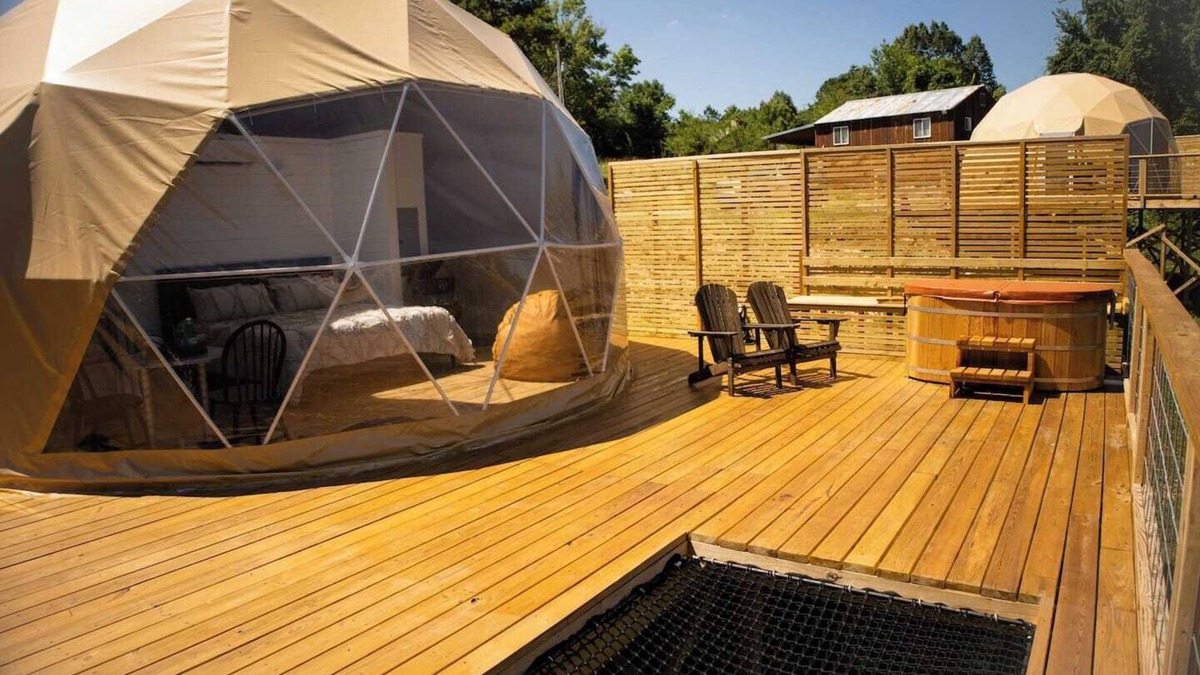 Eureka Springs Apartment | Luxe Dome with Cedar Hot Tub, only 15 minutes from downtown Eureka Springs
