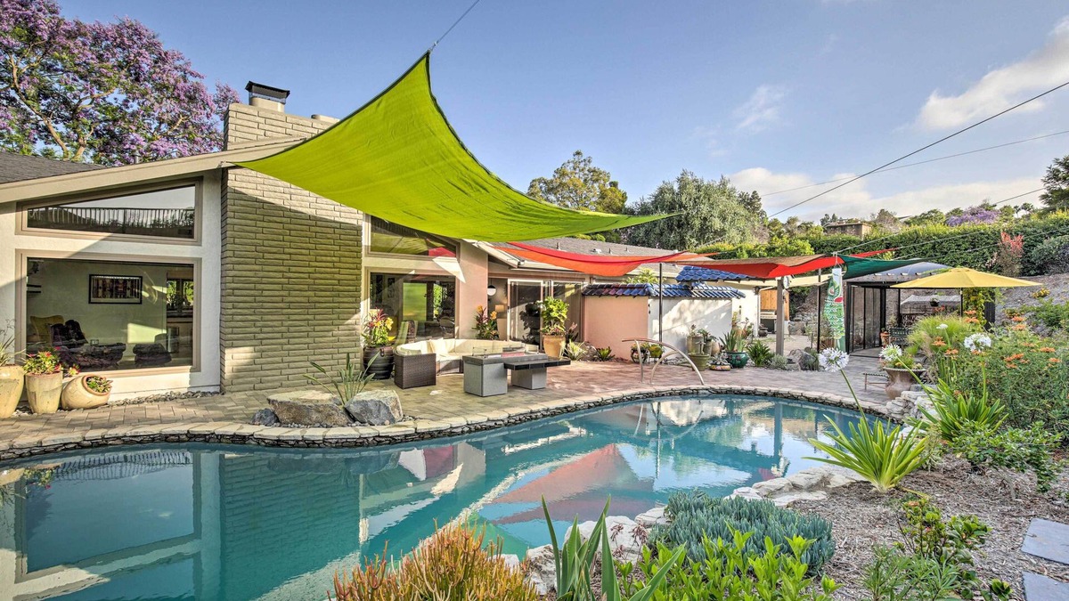 Mount Helix Villa | Luxe El Cajon Oasis w/Pool, Fire Pit & Pavilion
