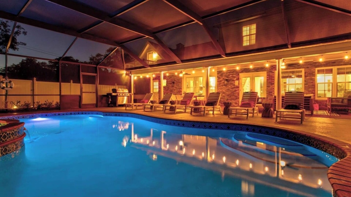 West Bradenton House | Luxe Escape: Fire Pit, Pool, Golf near AMI & IMG