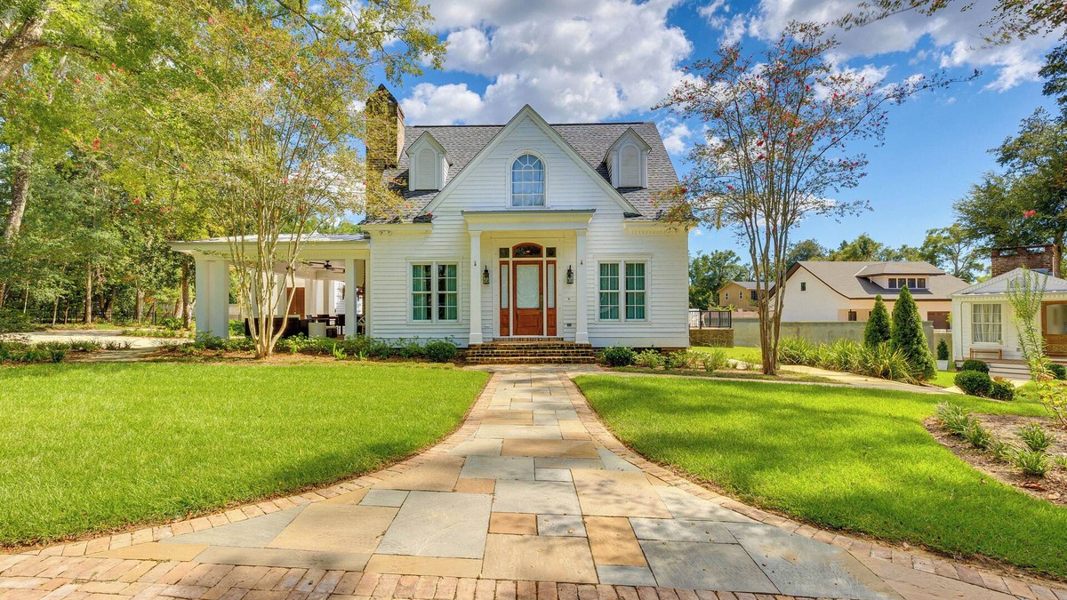 Montrose House | Luxe Fairhope Home w/Covered Patio: Walk to Bay