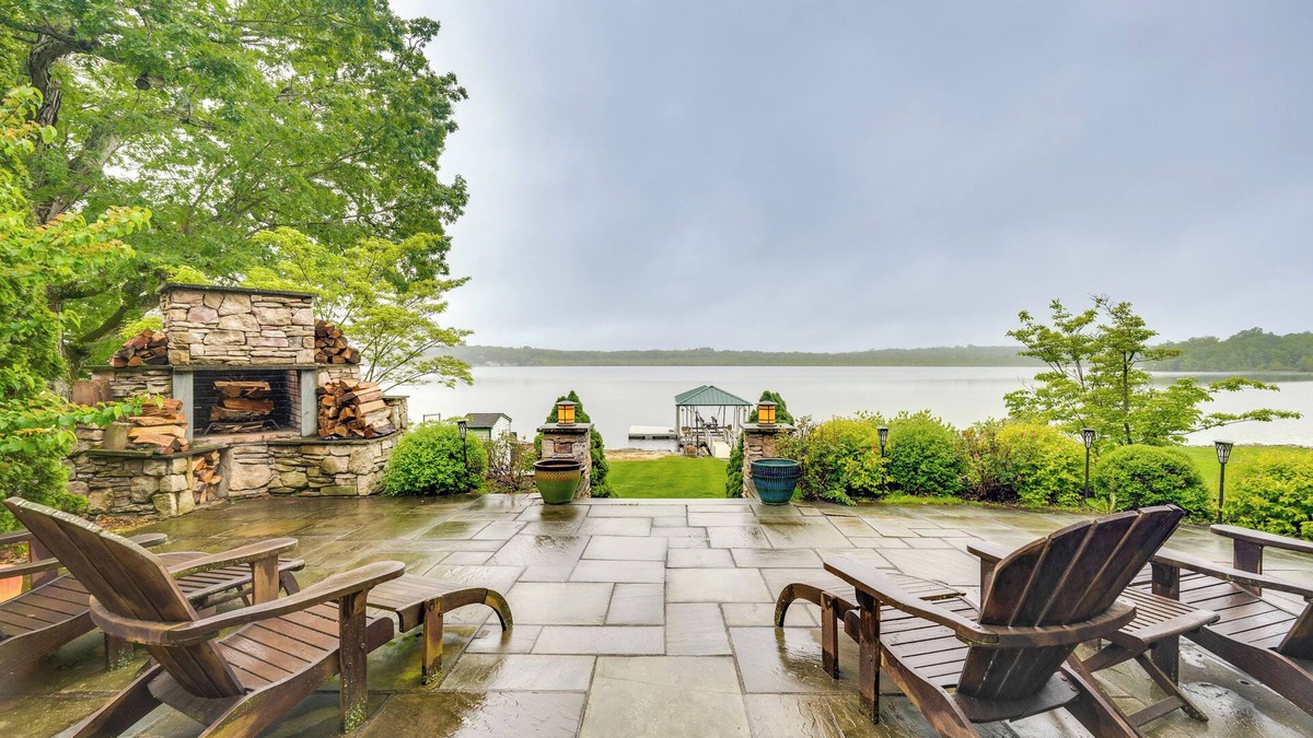 Middle Hope House | Luxe Family Home on Orange Lake w/Private Dock!